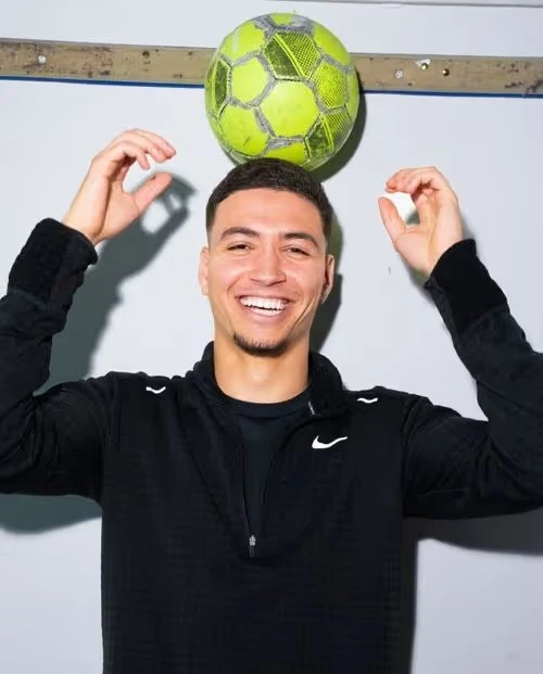 Portretfoto van onderwijskracht Mohammed Bendidi